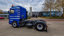 20251019-Tom-Holding-00379